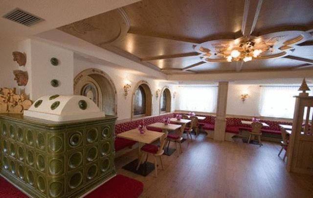 Hotel Zirmes 모에나 외부 사진
