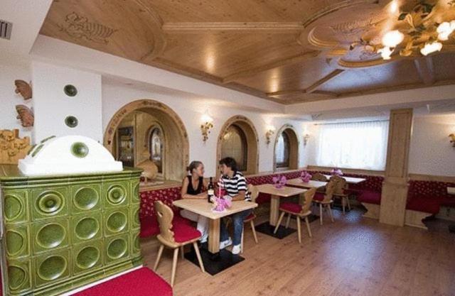 Hotel Zirmes 모에나 외부 사진