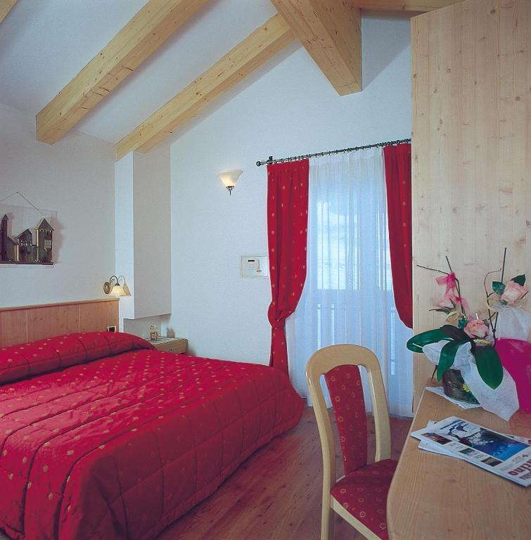 Hotel Zirmes 모에나 객실 사진
