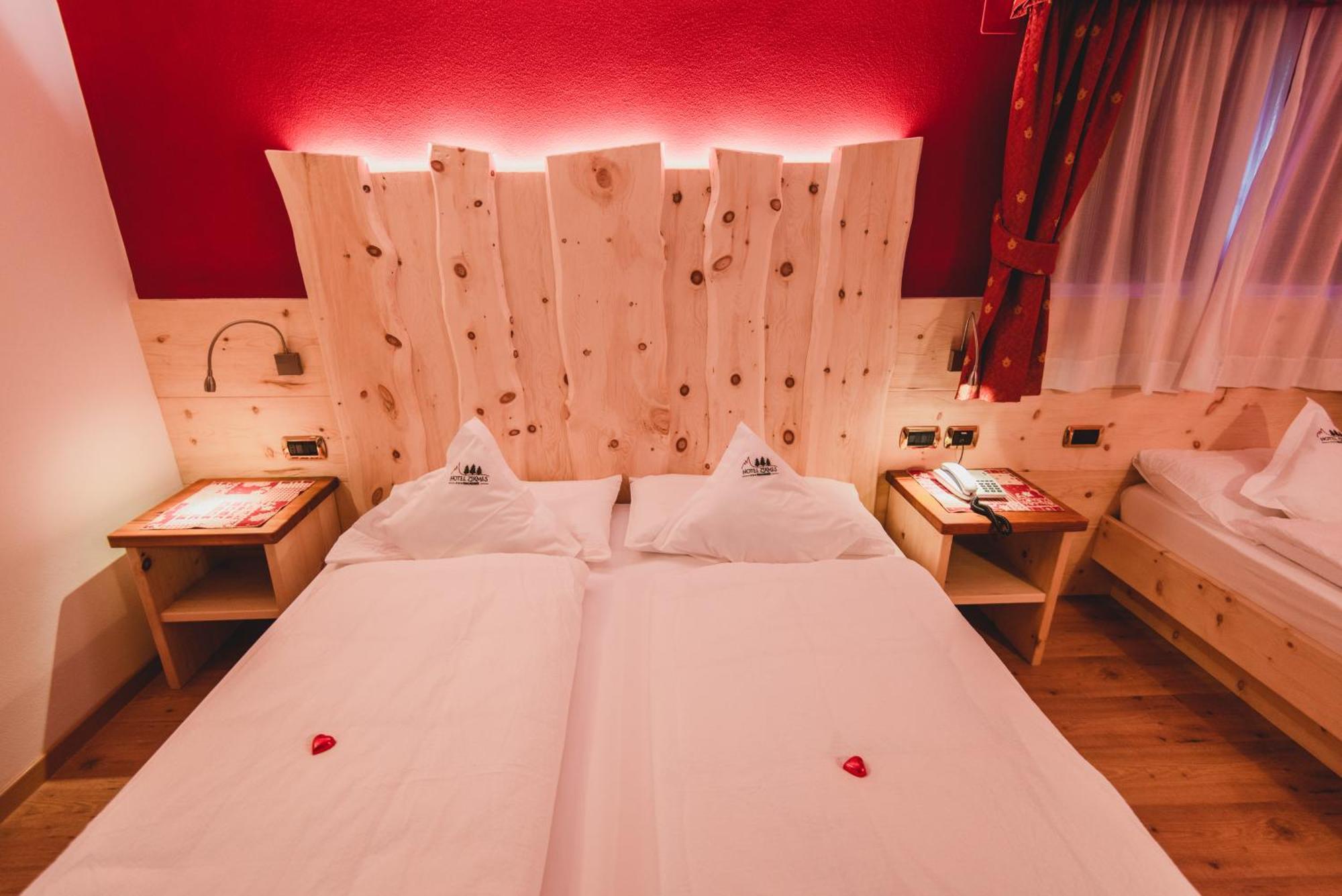 Hotel Zirmes 모에나 외부 사진