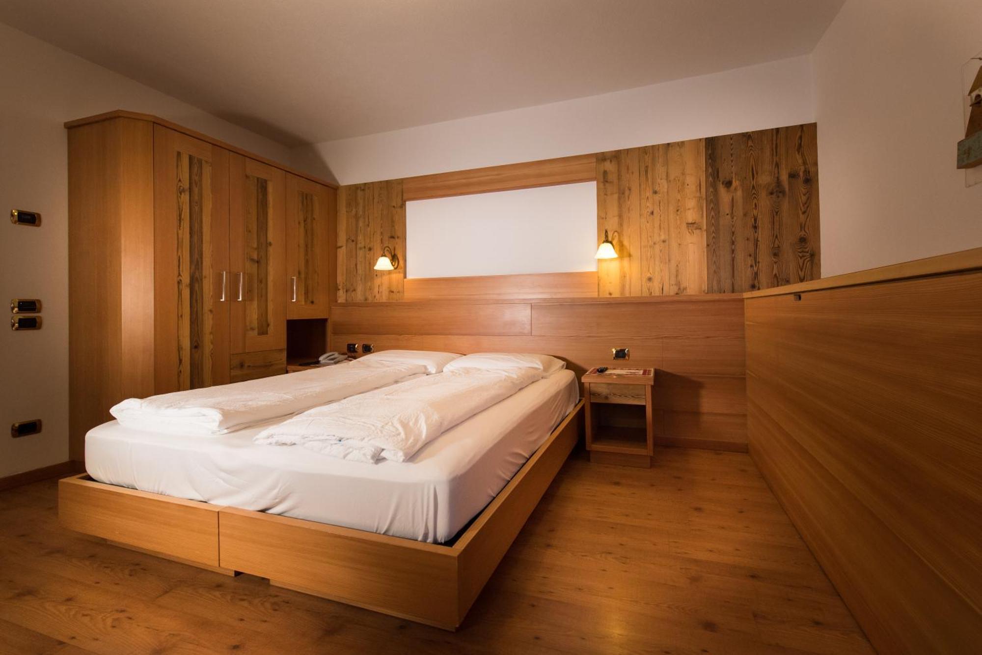 Hotel Zirmes 모에나 외부 사진