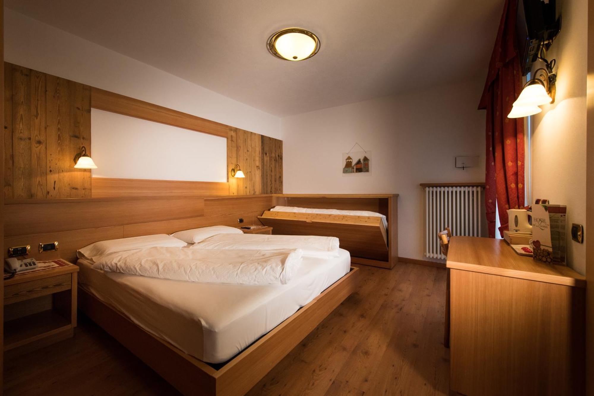 Hotel Zirmes 모에나 외부 사진