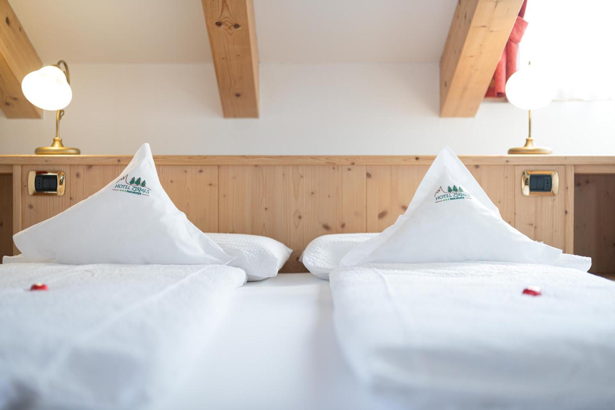 Hotel Zirmes 모에나 외부 사진
