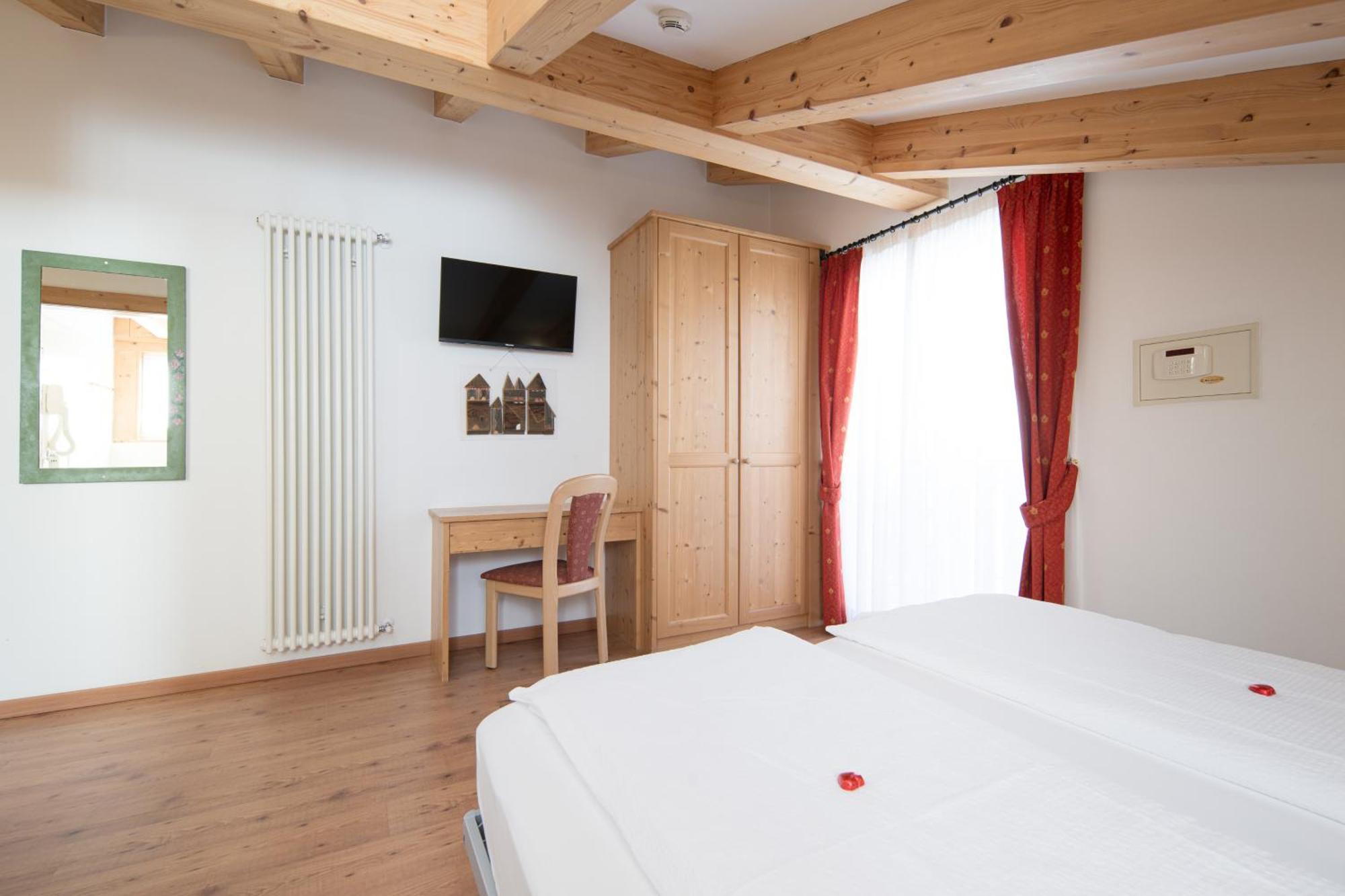 Hotel Zirmes 모에나 외부 사진