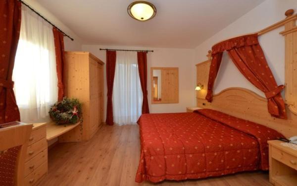 Hotel Zirmes 모에나 외부 사진