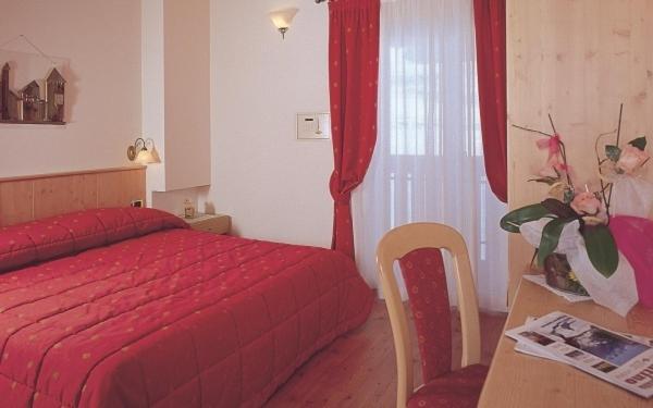 Hotel Zirmes 모에나 외부 사진