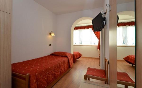 Hotel Zirmes 모에나 외부 사진